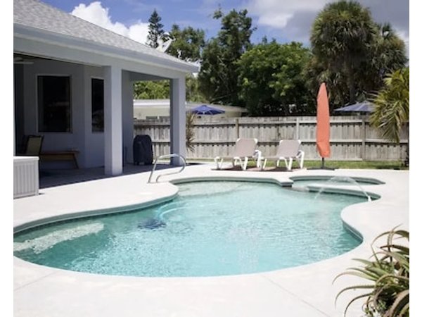 Charming Cocoa Beach Getaway