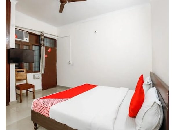 Oyo 71053 Sds Hospitality