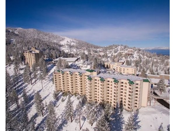 Tahoe Getaway Villa w/ Pool Fitness Center