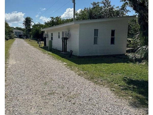 Charming 1-bedroom Cottage With Ac And Wifi On A Creek With Private Deck & Dock.