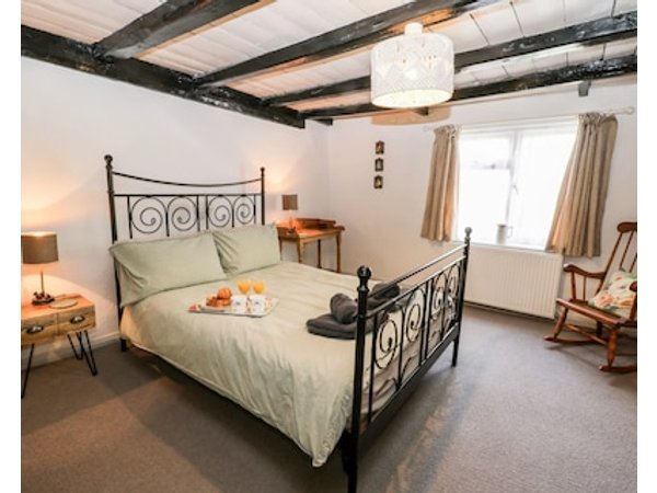 Inglenook Cottage Pet Friendly With Open Fire In Whitby Ref 28267