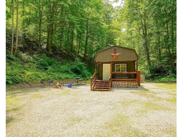 Narrows Haven | Hocking Hills Couples Getaway