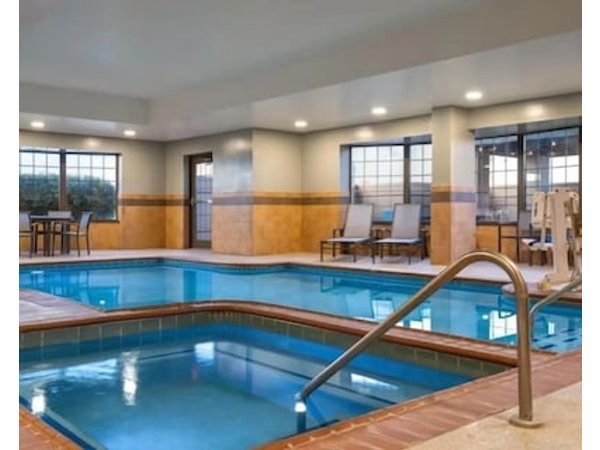 Equipped Suite Just 15 Minutes From Indianapolis International Airport | Pool + 24h Gym