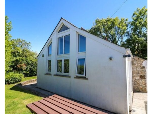 Tegfan Pet Friendly Country Holiday Cottage In Dinas Cross
