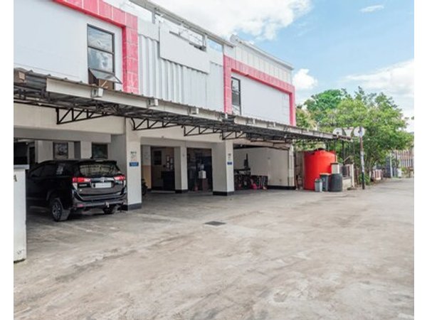 Oyo 325 Maleo Residence Palembang Il