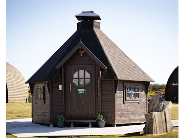 Cosy Modern Glamping Cabin With Hot Tub