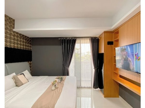 Homey And Cozy Living Studio At West Vista Apartment