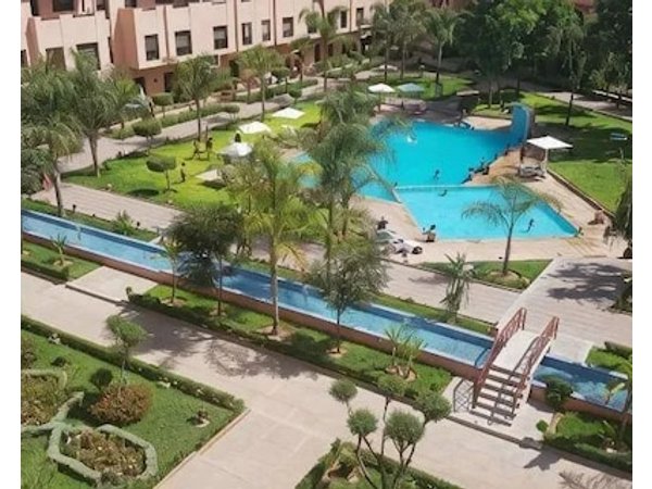 Chez Mams Guest House - Private Rooms in a Resort-Style Apartment Complex