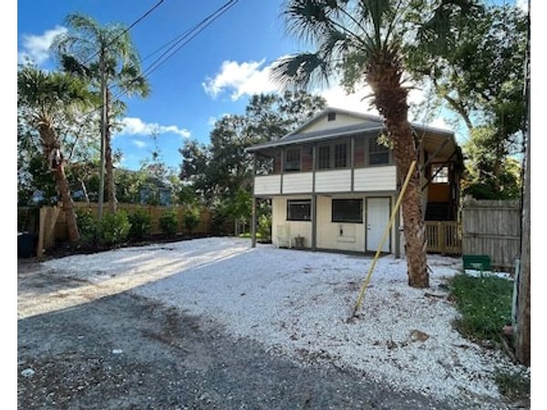 Tree Top Getaway- Sleeps 4