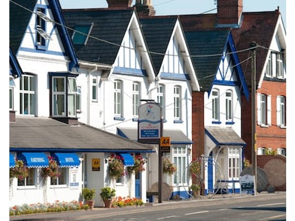 Penny Farthing Hotel & Cottages