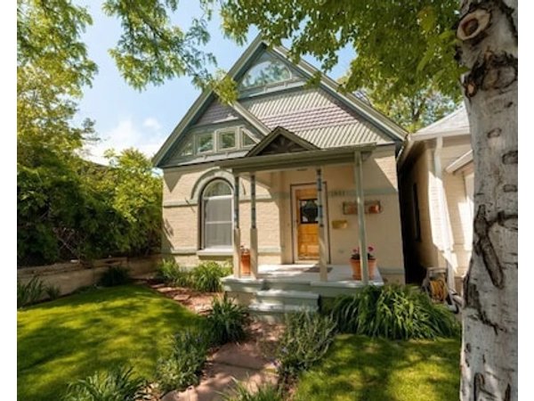 Elegant 3-bedroom Victorian House In Denvers Lower Highlands