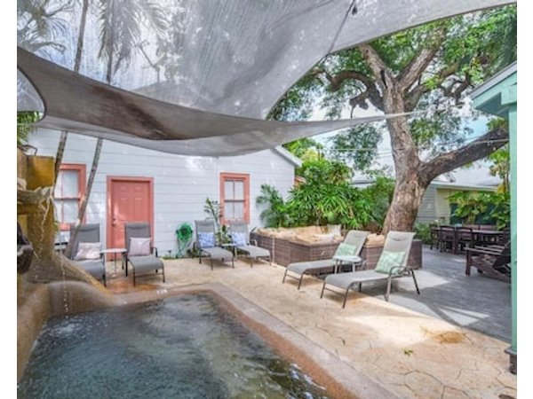 Pilar Cottage | Spectacular Studio W/ Shared Pool