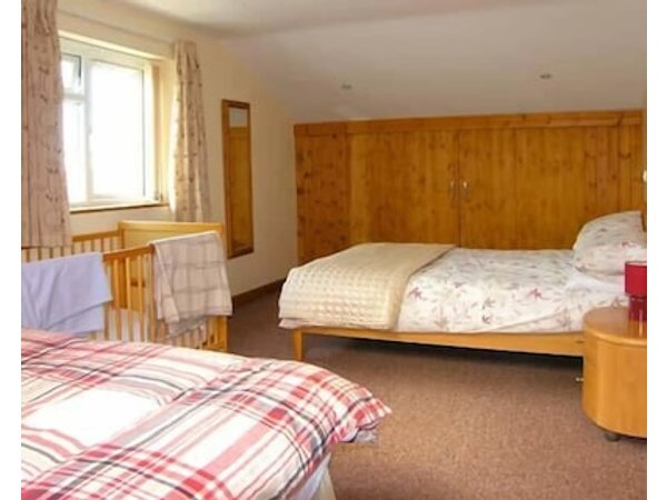 2 Black Horse Cottages Pet Friendly In Pentraeth Ref 9874