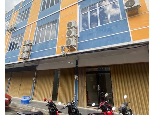 RedDoorz near BCS Mall at Penuin