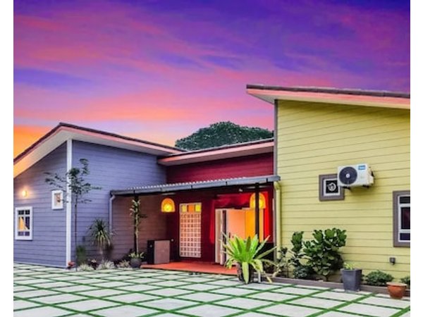 Newly 5BR Cottage House Retreats (Free Parking)