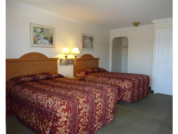 Holiday Lodge Motel Antioch