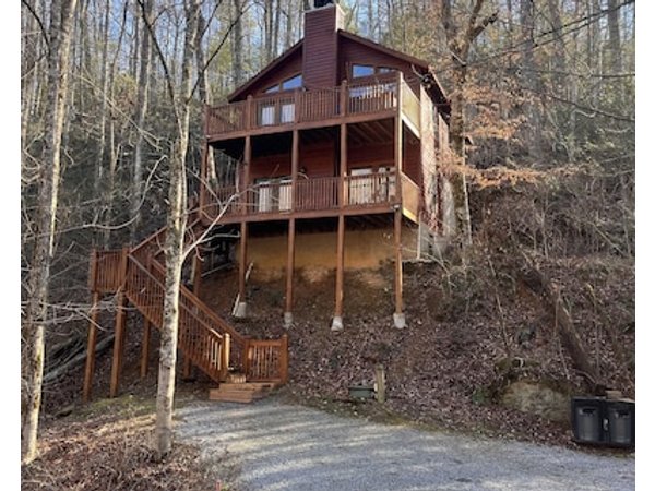 Whispering Creek Your Perfectly Located Getaway
