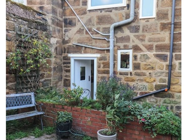 Chimes Cottage Pet Friendly In Guisborough Ref 934250