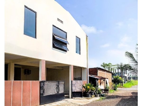 Nay Guesthouse 2 Kartasura RedPartner