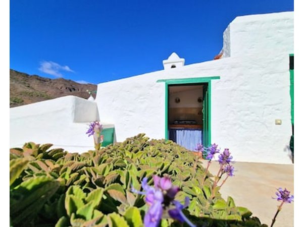 Historical House With Mountain View In Mogan Gran Canaria