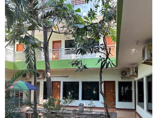 Global Inn Syariah Mitra RedDoorz near Juanda T1 Airport