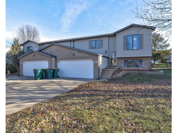 Charming 3-bedroom Duplex Unit With Wifi In Cottage Grove