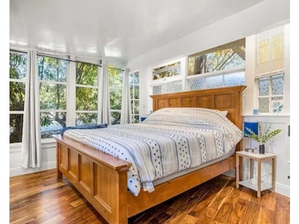 Jennifers Room - A Cottage Dream (dog Friendly)