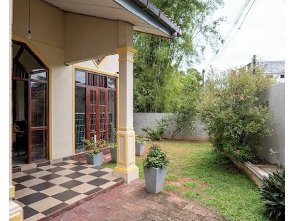 Kethmi Holiday Home