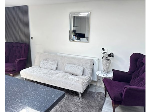 Cozy 2 Bed Property In High Wycombe Tn
