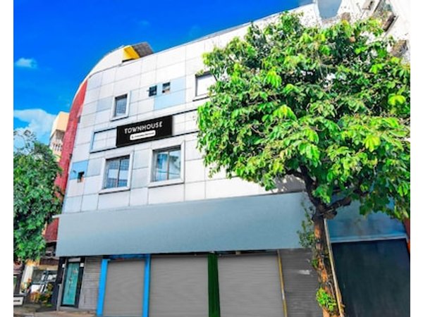 Townhouse Kolkata Allen Park