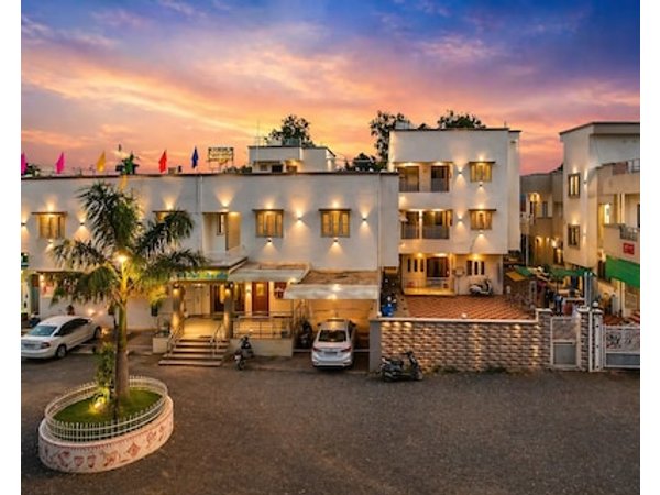 Hotel Rajdhani And Guest House