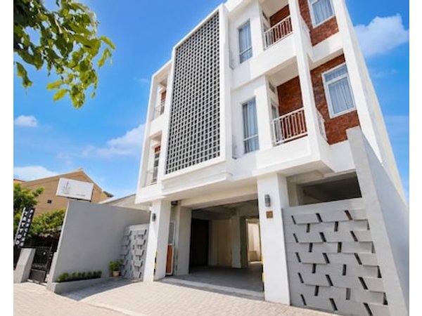 Super OYO Collection O 90023 Damar Kusumo Guest House