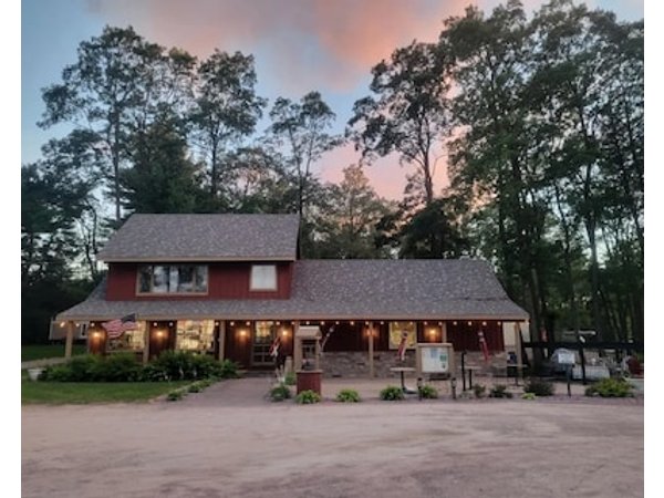 Cute Cabin on a Wonderful Campground for an Amazing Family Getaway in Wisconsin Dells WI