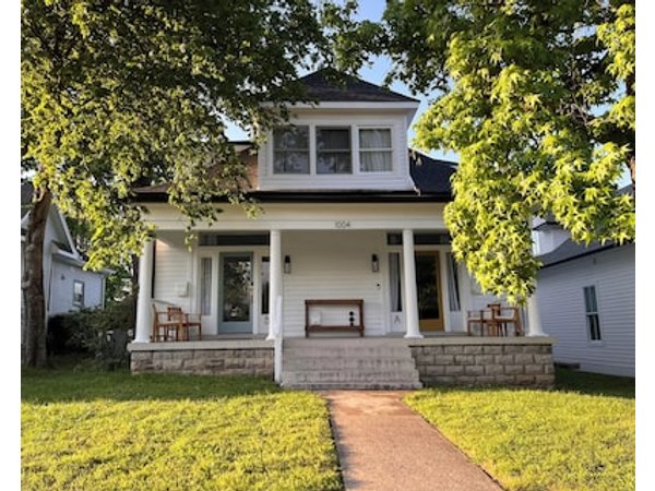This House Is A 1 Bedroom(s) 1 Bathrooms Located In Nashville Tn.