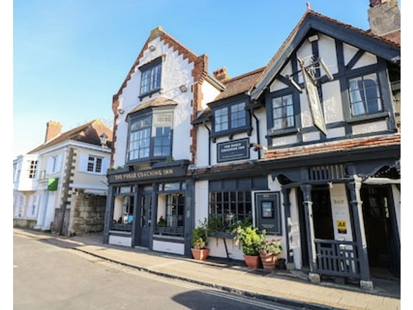 8 Munday Cottages