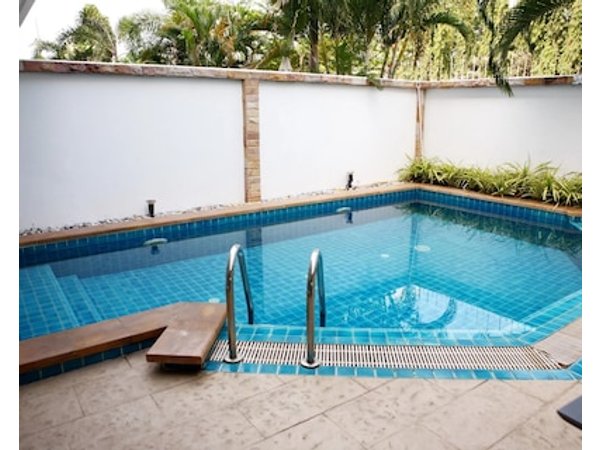 Hidden Palm Pool Villas