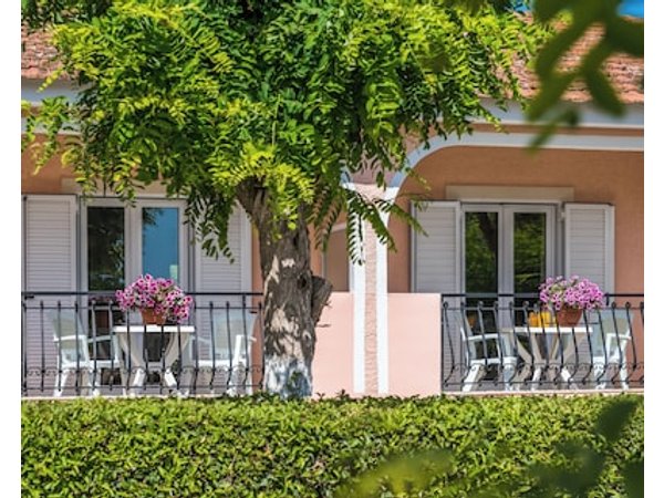 Roussa's Apartments
