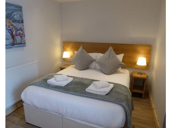 The Stables Lower Cottage 5 (auchendennan) - Sleeps 2 Guests In 1 Bedroom
