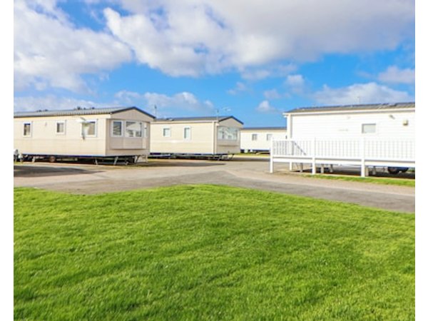 THE BEACHSIDE HIDEOUT - ST MICHAELS AND BROWNS CARAVAN PARK in Towyn