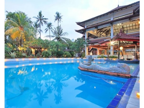 Puri Naga Beachfront Cottages