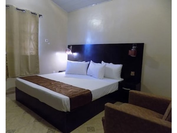Posh Apartments Business Hotel