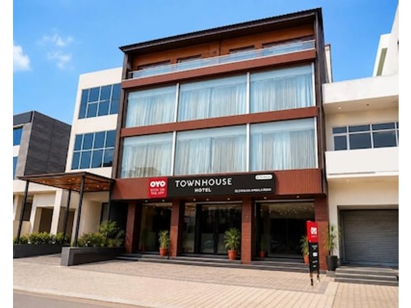 Super Townhouse by OYO Old Kalka Ambala Road Formerly Viraj inn