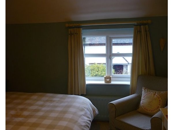 White Cottage Bed and Breakfast