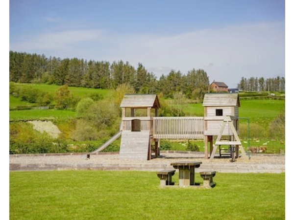 Daisy - A Glamping Pod That Sleeps 4 Guests In 2 Bedrooms