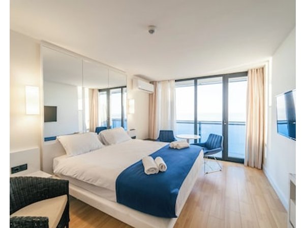 Eleven Way Apartments