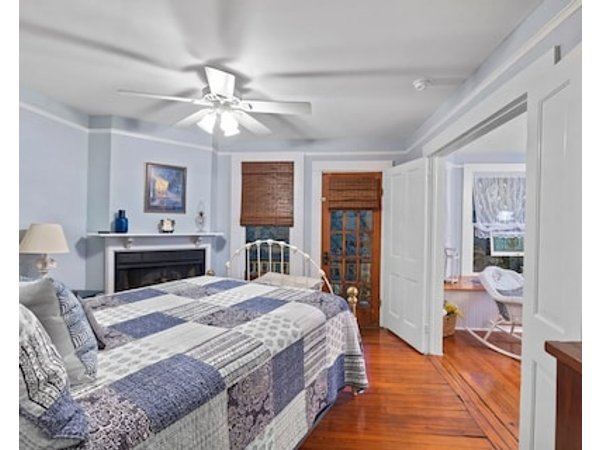 Cottage On Spring A! Best Location In Town! Entire Top Floor With Two Balconies!