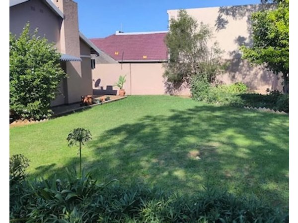 Vocational Cottage In Roseacres For Tourists And Adventurers. Stay With Families