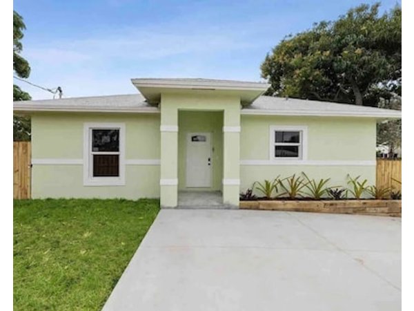 Palm Beach Cottage Near Downtown Beaches And Shopping That Is Family Friendly!