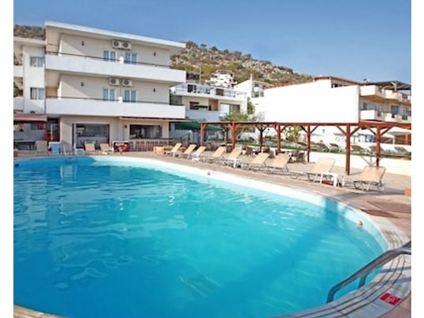 Iraklis Apartments
