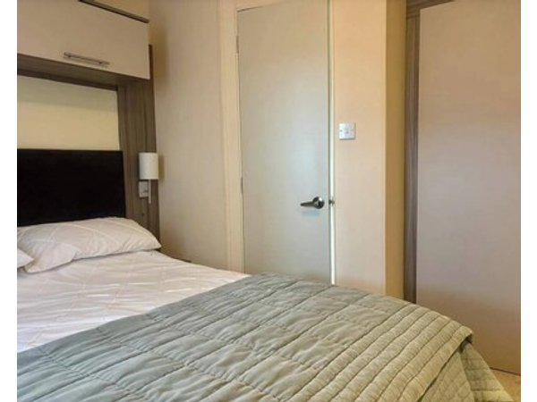 Caravan in Holcot - Sleeps 6 - Maximum 6 people - Maximum 4 adults per booking -Pet Friendly
